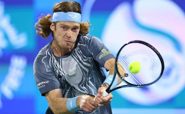 Рублев проиграл в полуфинале турнира ATP в Дубае