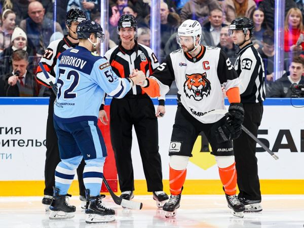 «Амур» не догонит «Сибирь», а московское «Динамо» сыграет с «Локомотивом»