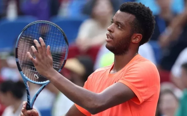 Джованни Мпетши-Перрикар начал работу с бывшим тренером Рафаэля Надаля