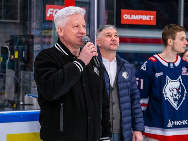 Игорь Ларионов: у «Нефтехимика» дружная команда и активный хоккей