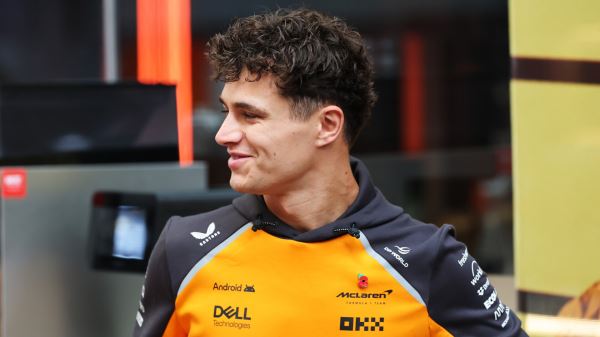 Норрис выиграл первую практику Гран‑при Абу‑Даби «Формулы‑1», Ферстаппен — второй