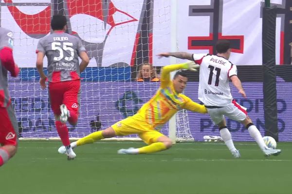 «Милан» победил «Кремонезе» в Серии А