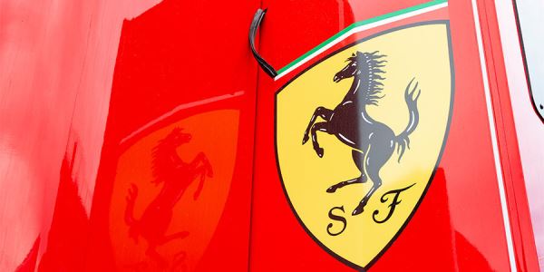 «Феррари» стала самой дорогостоящей командой «Формулы‑1», «Мерседес» — второй
