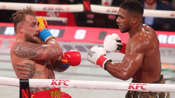 Джейк Пол сломал челюсть в бою с Энтони Джошуа