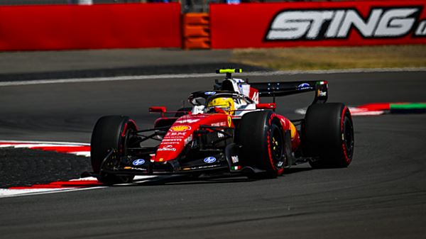 Почему Ferrari отказалась от крыла-перевертыша в последний момент? Ответил Хэмилтон