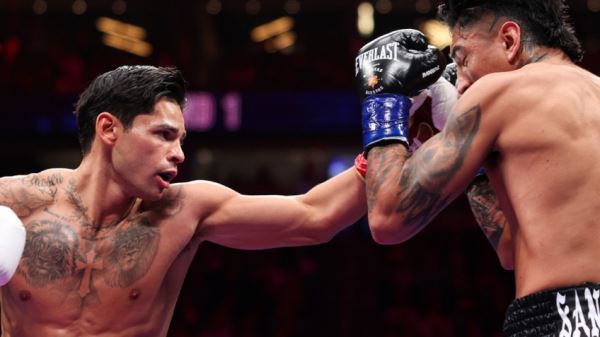 Райан Гарсия победил Марио Барриоса
