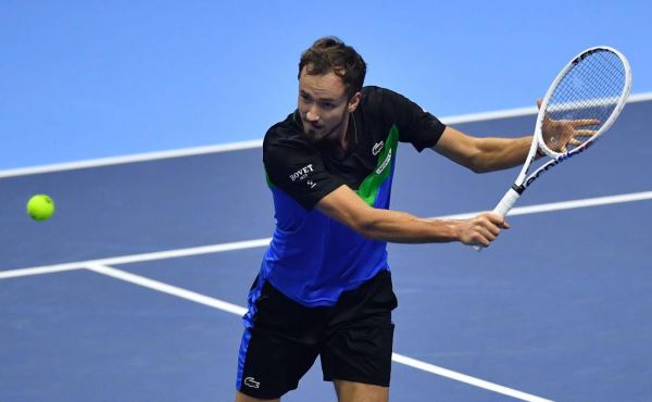 Застрявшие в Дубае Медведев и Рублев пропустят выставочный турнир в США